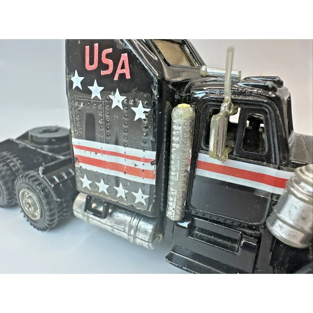Vintage 1982 Zee Toys Kenworth Aerodyne Semi Truck USA Die Cast Black Rig